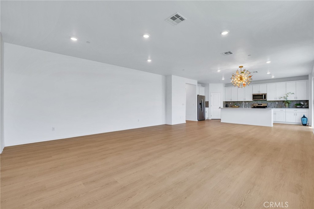 15538 Hawk St Property Photo 7