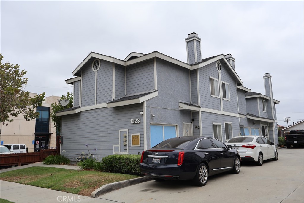 1323 #B W. Palmyra Ave. Property Photo 1