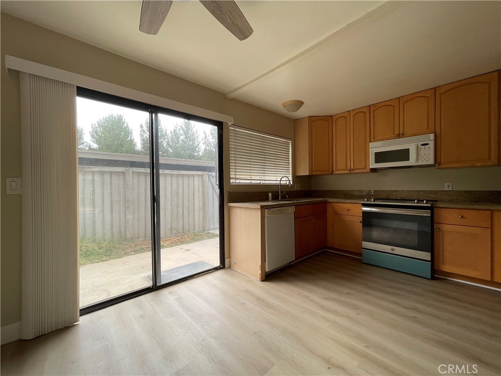 61 Streamwood Property Photo 6