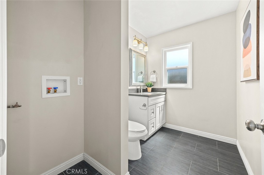 1227 E Grovecenter Property Photo 36