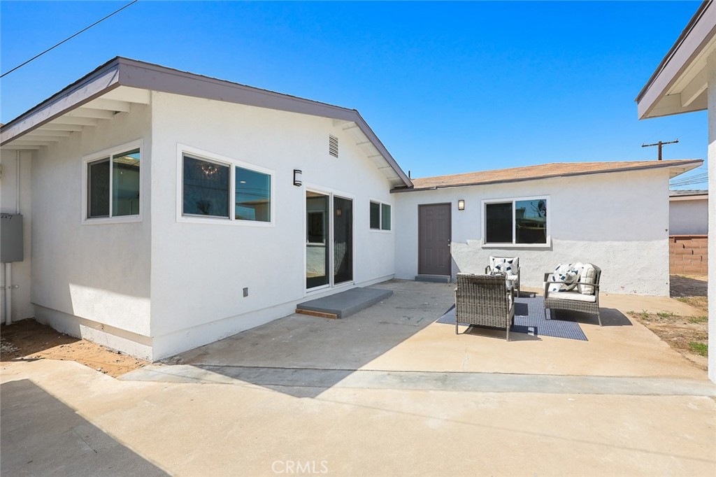 1227 E Grovecenter Property Photo 43