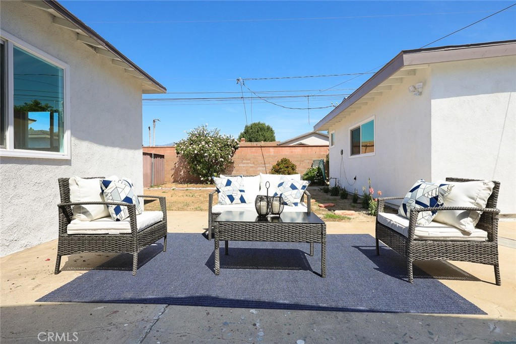 1227 E Grovecenter Property Photo 44