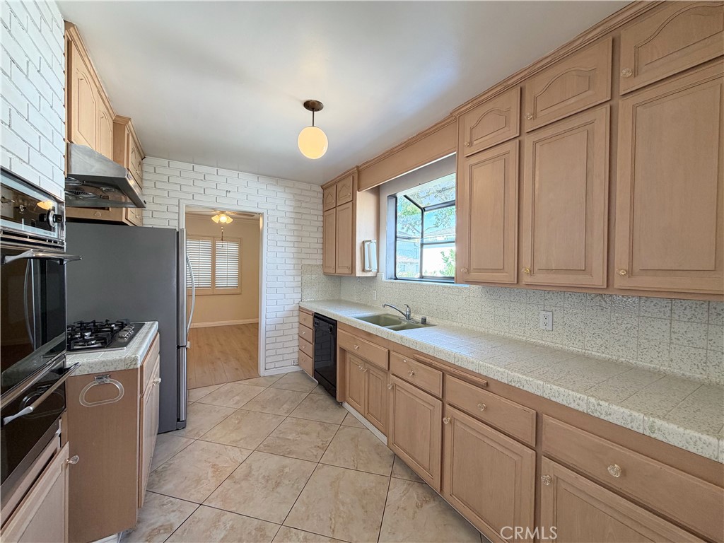 708 Violeta Property Photo 7