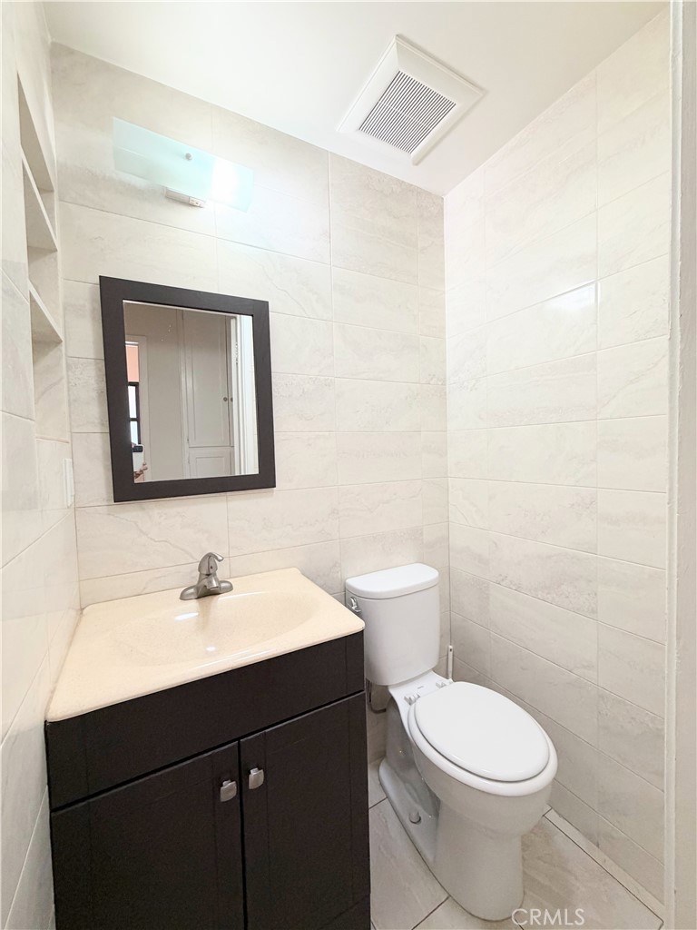 708 Violeta Property Photo 11
