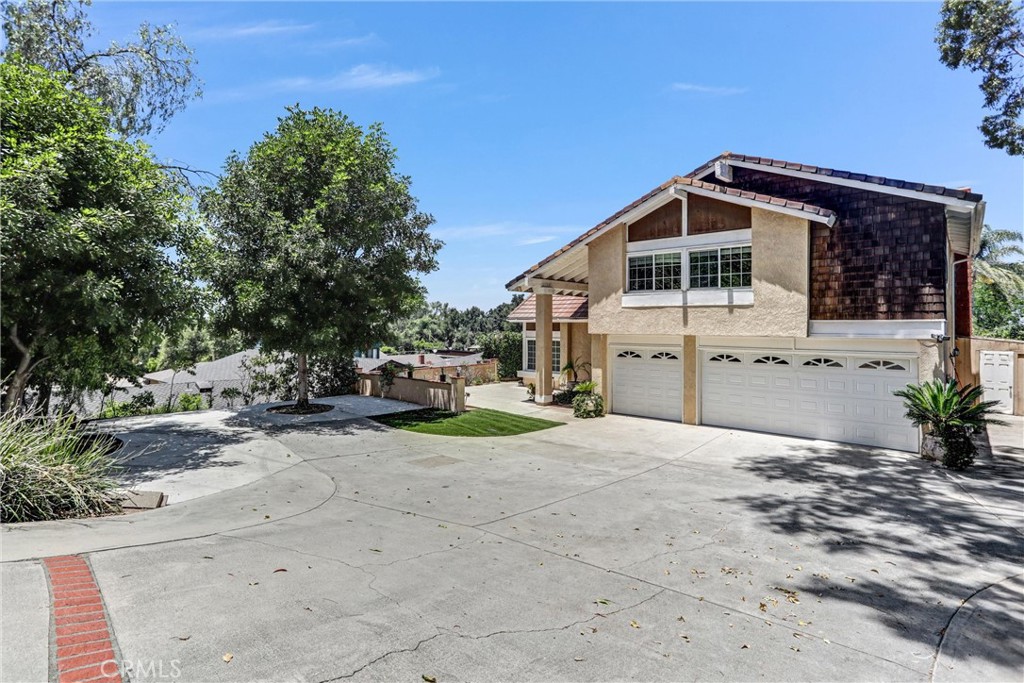 3931 E Lorencita Drive Property Photo 4