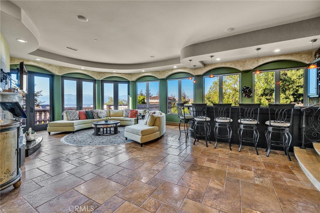 3388 Viewfield Property Photo 13