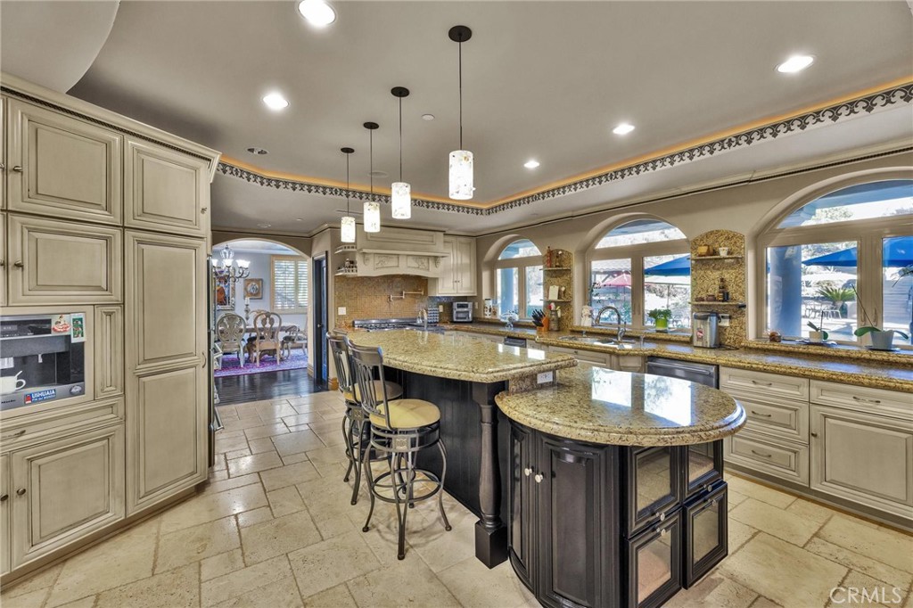 3388 Viewfield Property Photo 17
