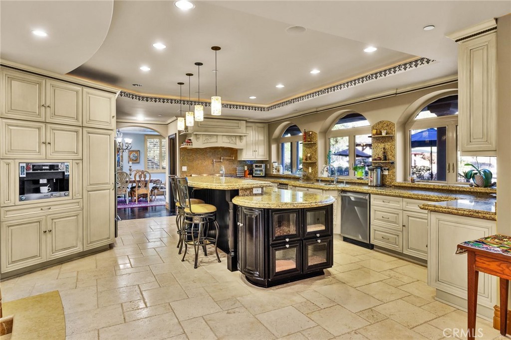 3388 Viewfield Property Photo 18