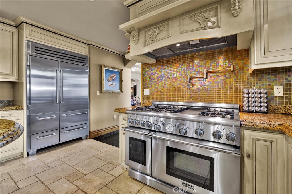 3388 Viewfield Property Photo 19