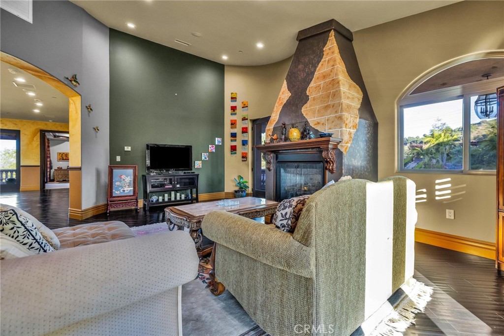 3388 Viewfield Property Photo 25