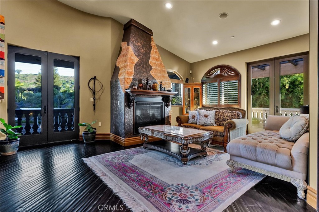 3388 Viewfield Property Photo 26