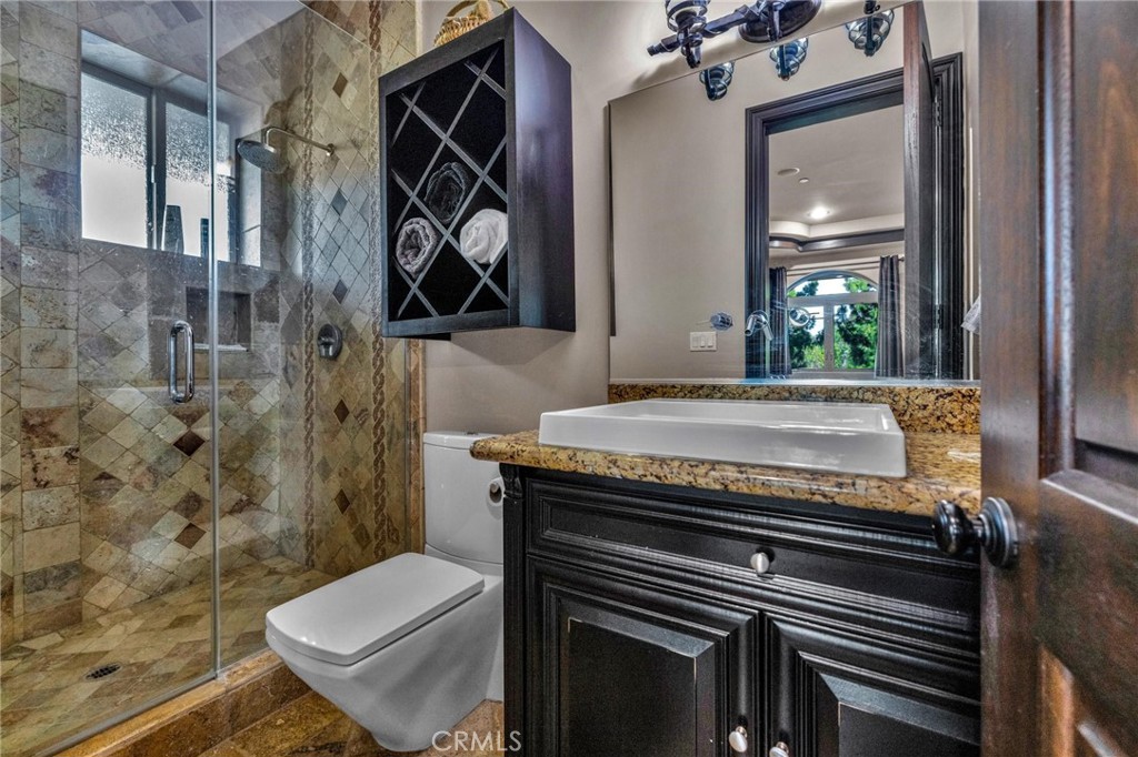 3388 Viewfield Property Photo 37