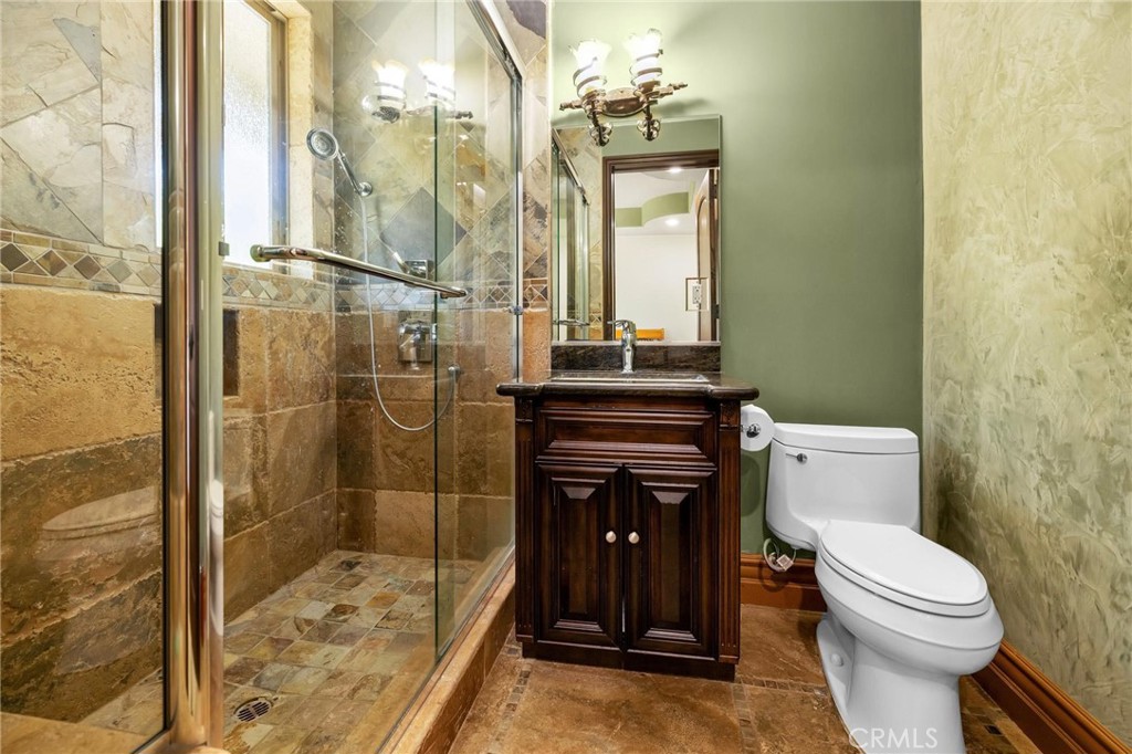 3388 Viewfield Property Photo 48