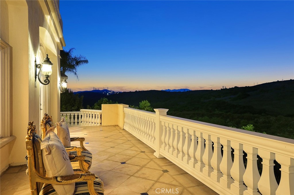 16321 Aurora Crest Drive Property Photo 12