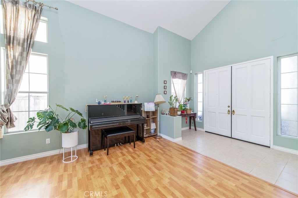 18820 Leesbury Property Photo 8