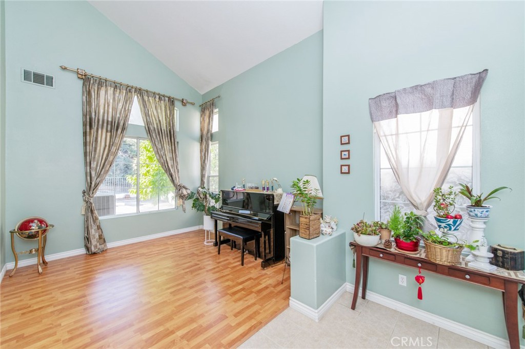 18820 Leesbury Property Photo 10