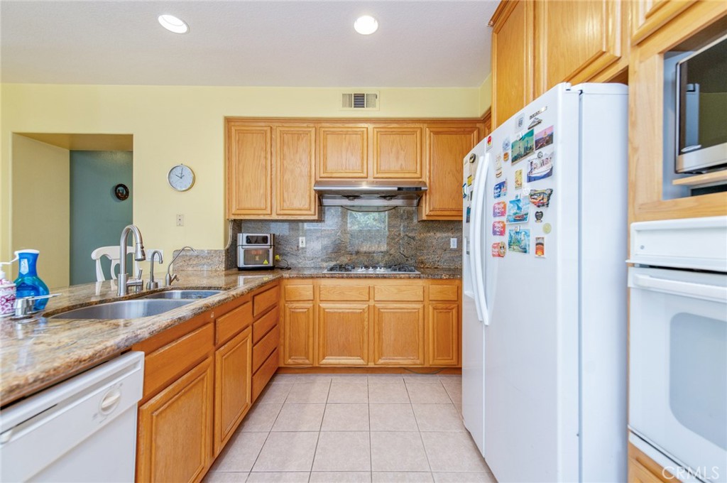 18820 Leesbury Property Photo 24