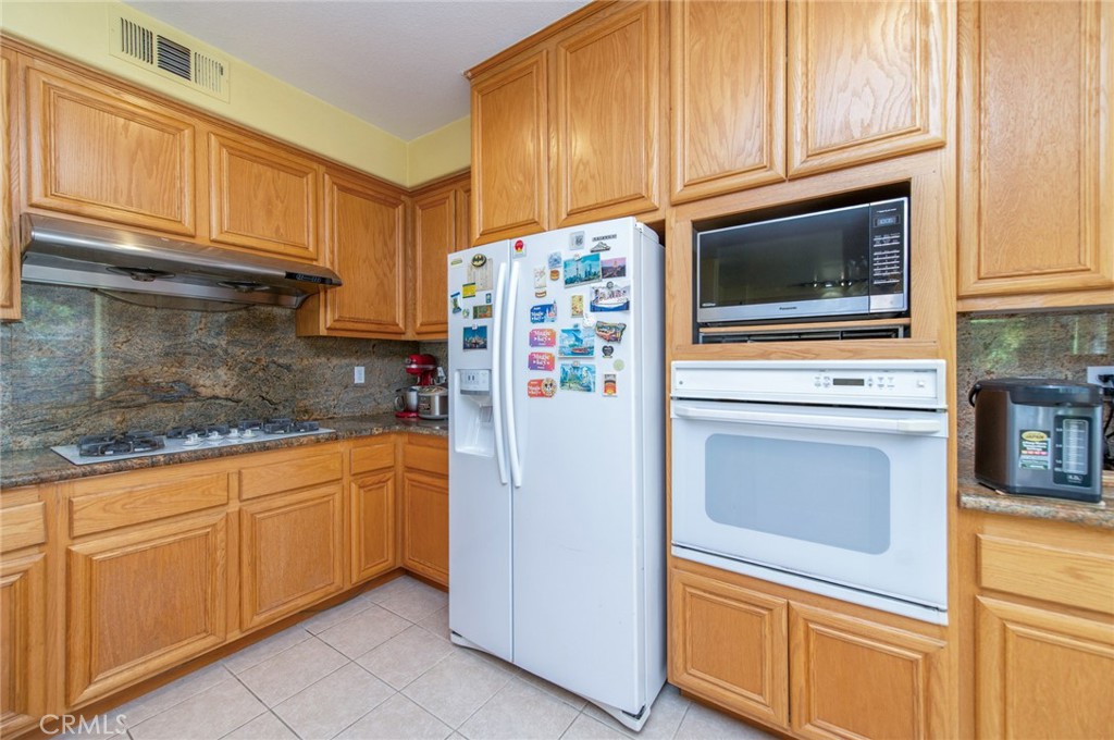 18820 Leesbury Property Photo 25
