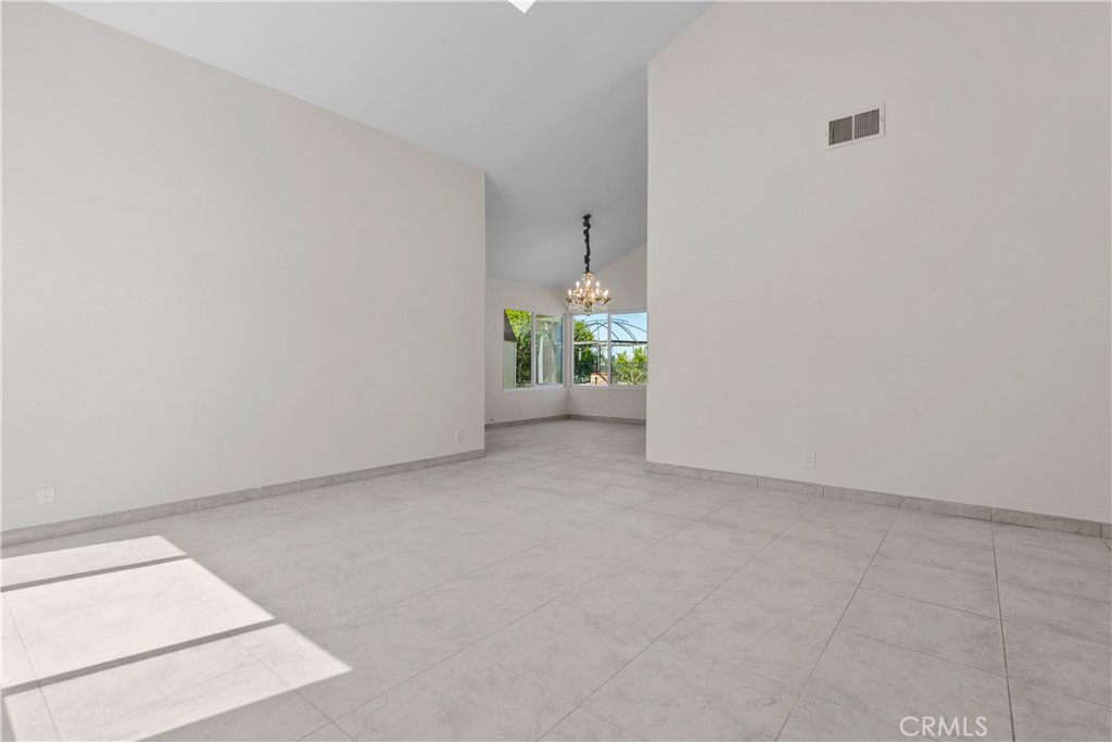 986 Calle Primavera Property Photo 5