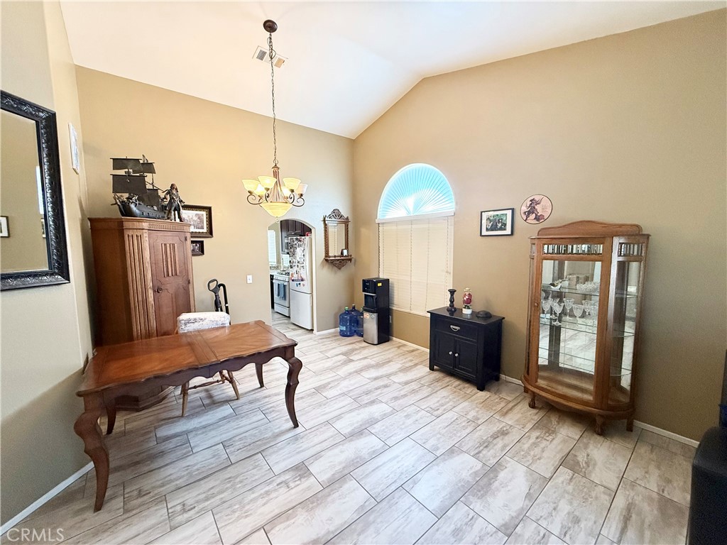 1046 Sycamore Property Photo 7