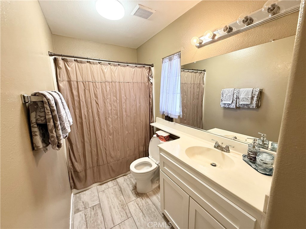 1046 Sycamore Property Photo 17