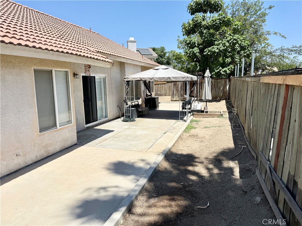 1046 Sycamore Property Photo 22