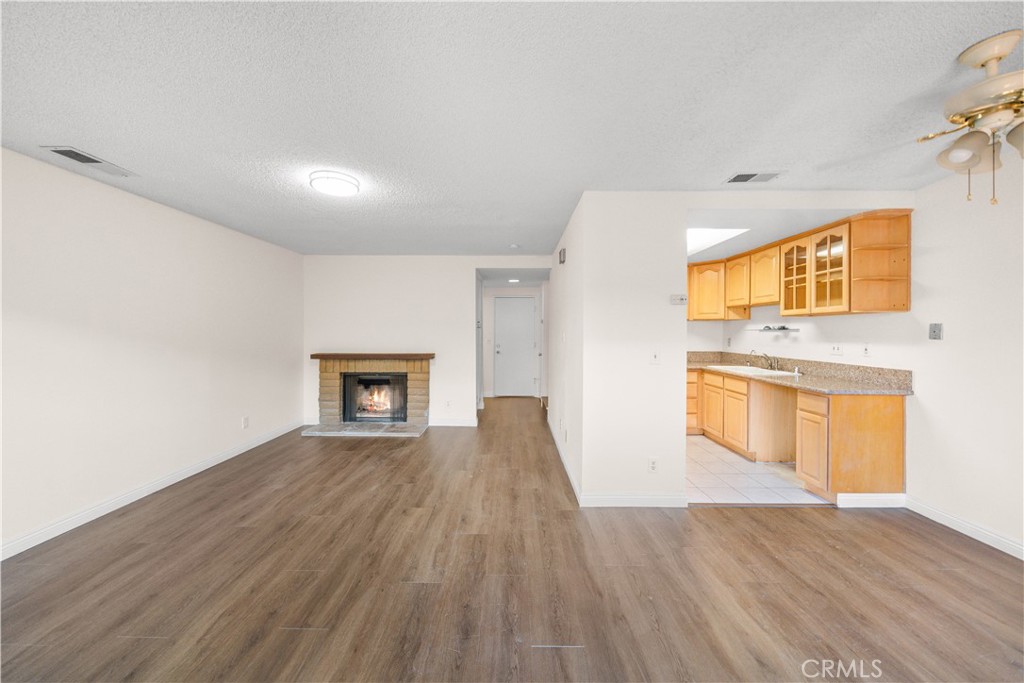 5133 Tyler D Property Photo 7