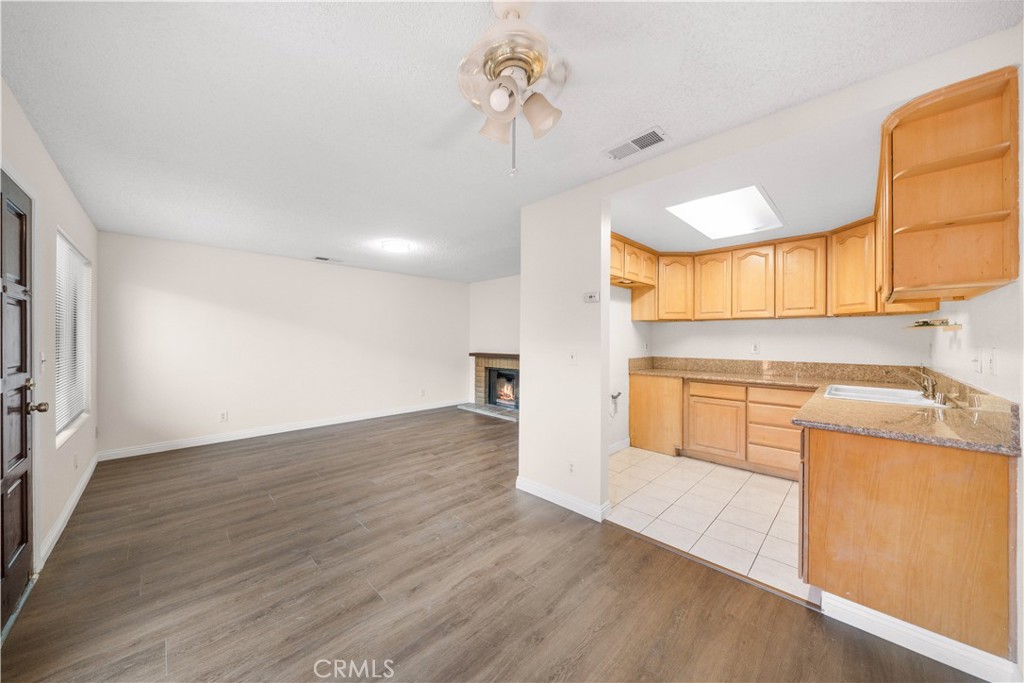 5133 Tyler D Property Photo 9