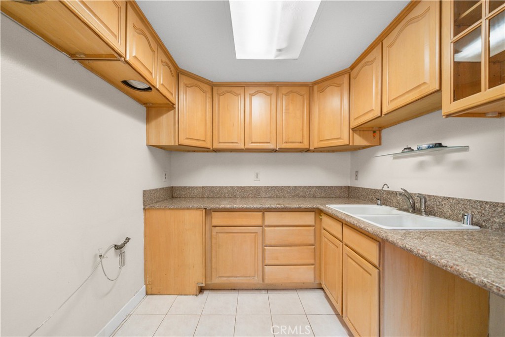 5133 Tyler D Property Photo 10