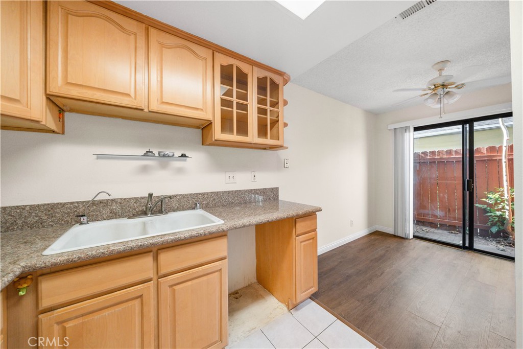 5133 Tyler D Property Photo 11