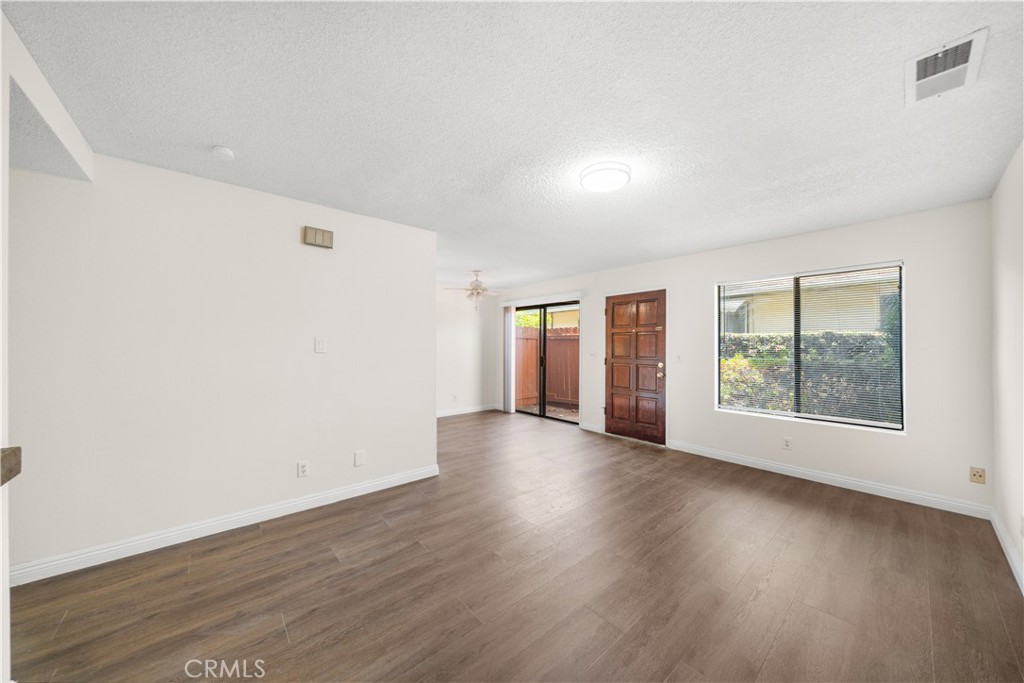 5133 Tyler D Property Photo 14
