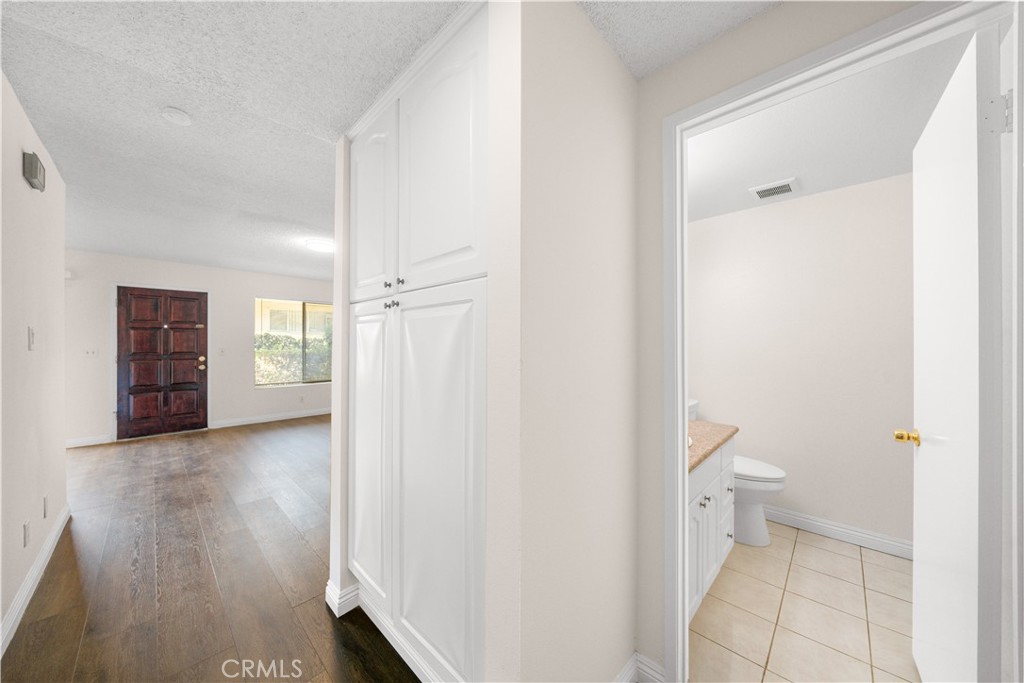 5133 Tyler D Property Photo 15