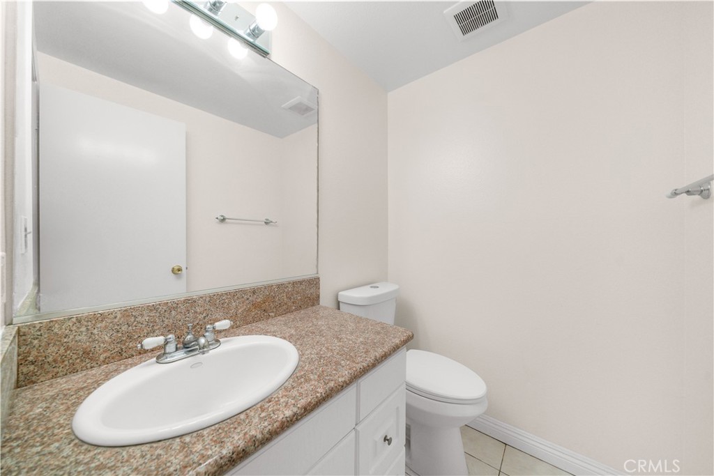 5133 Tyler D Property Photo 16