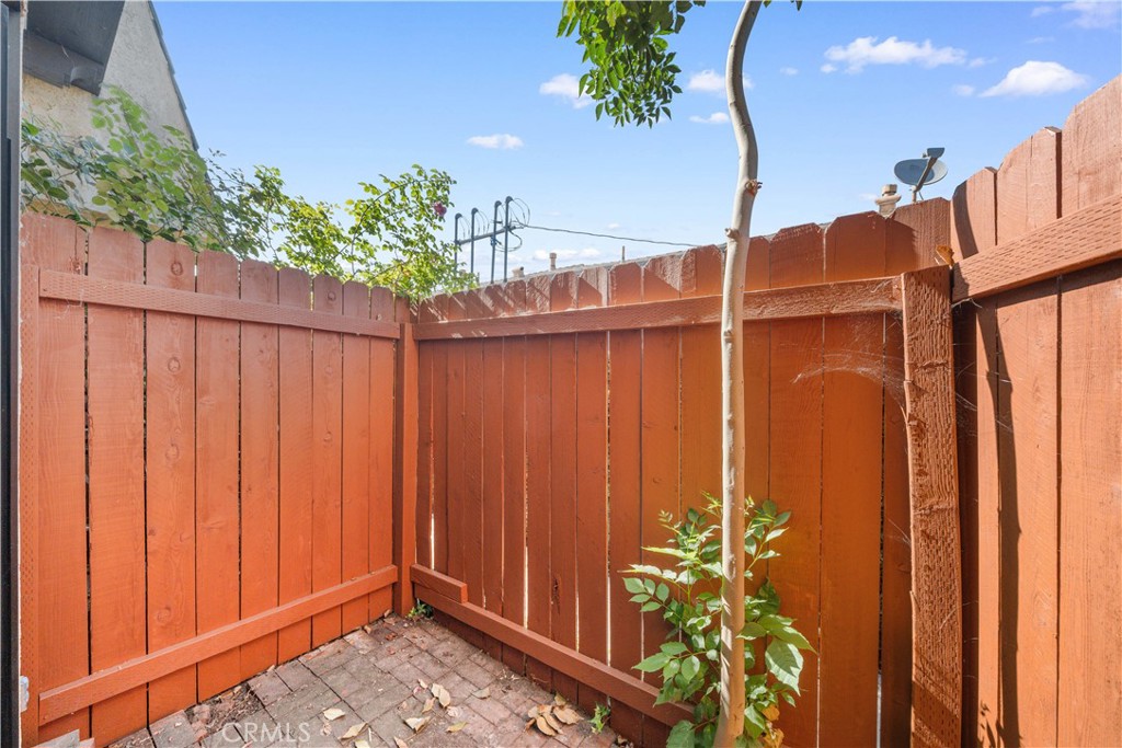 5133 Tyler D Property Photo 17
