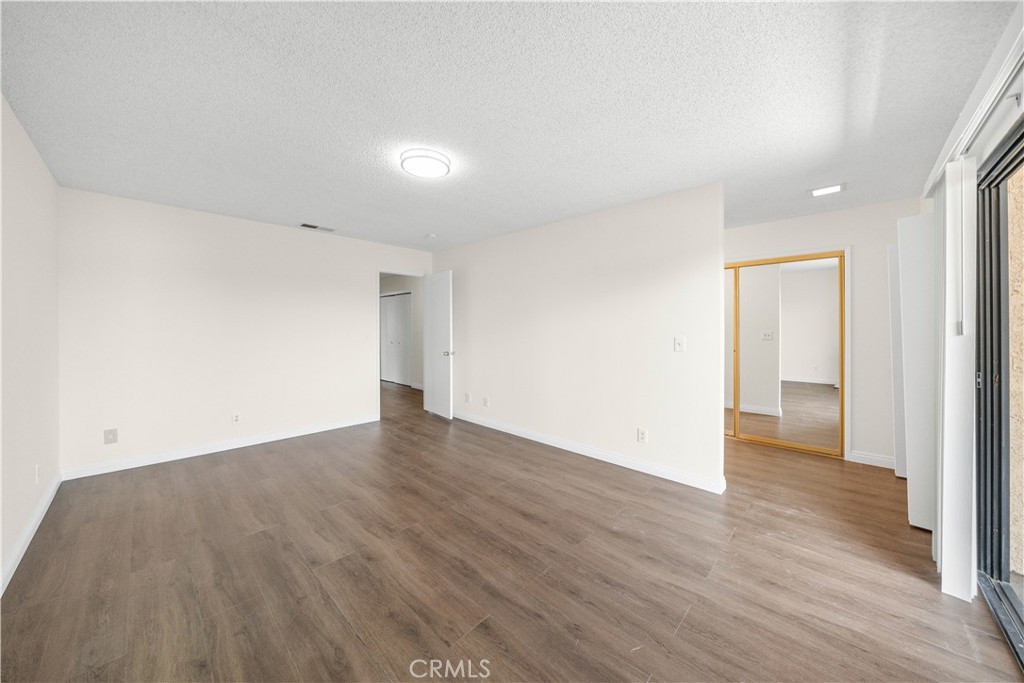 5133 Tyler D Property Photo 22