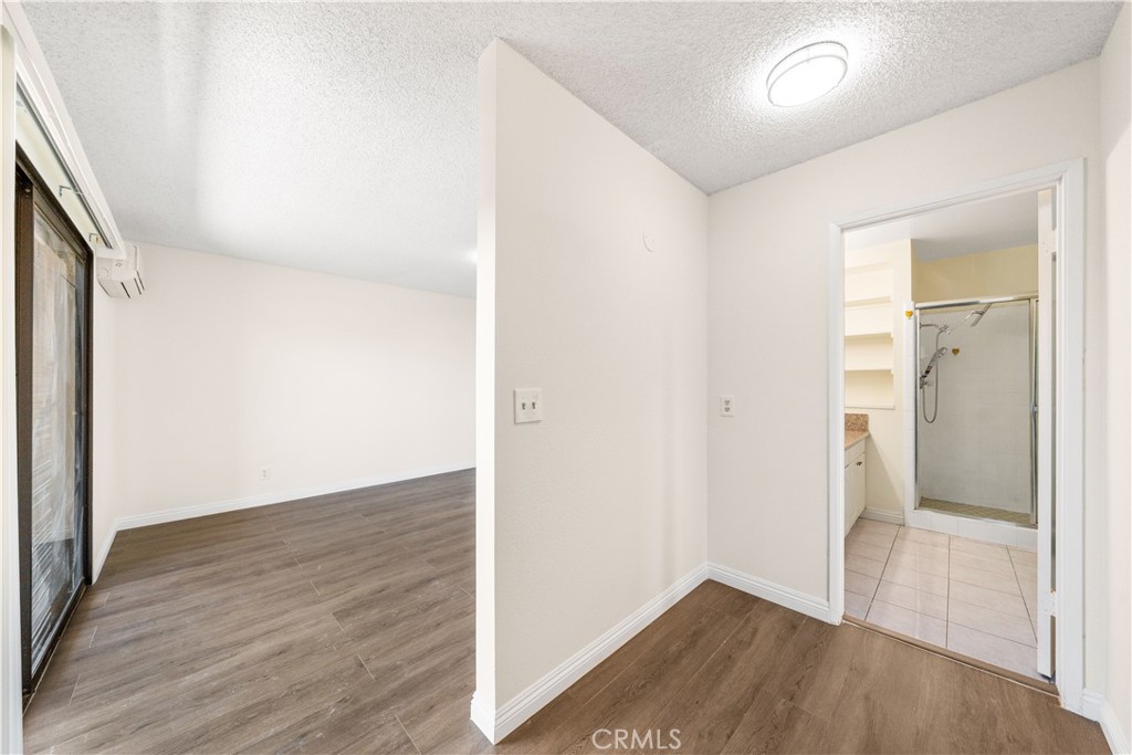 5133 Tyler D Property Photo 27