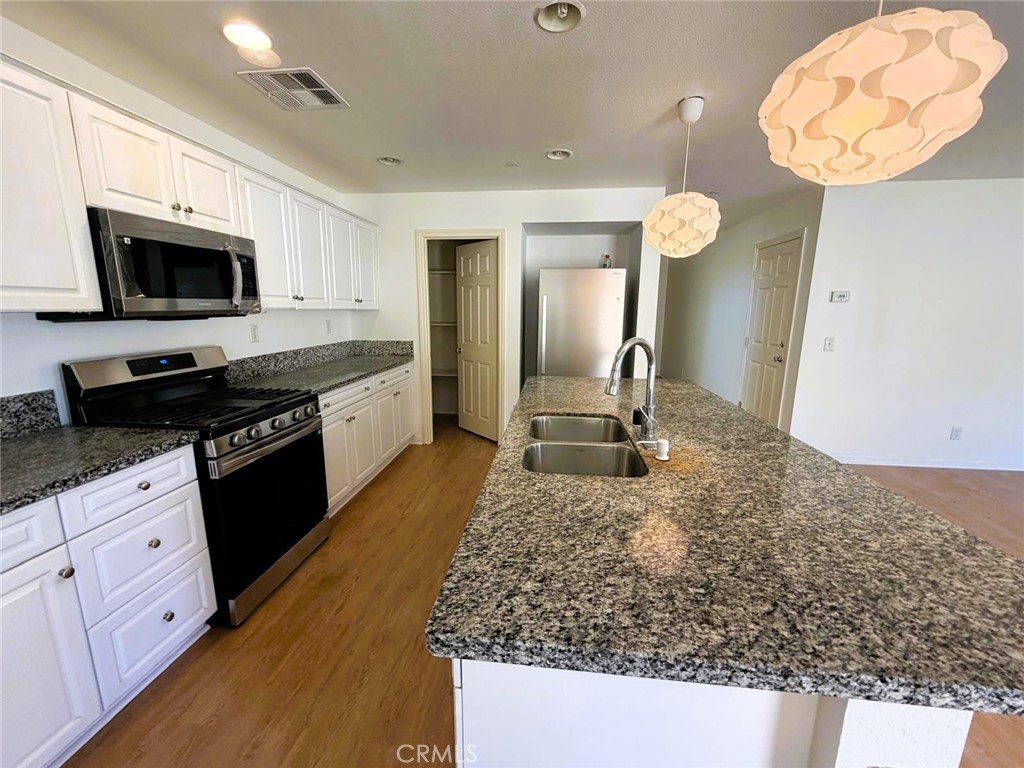 2612 Mulberry Lane Property Photo 2