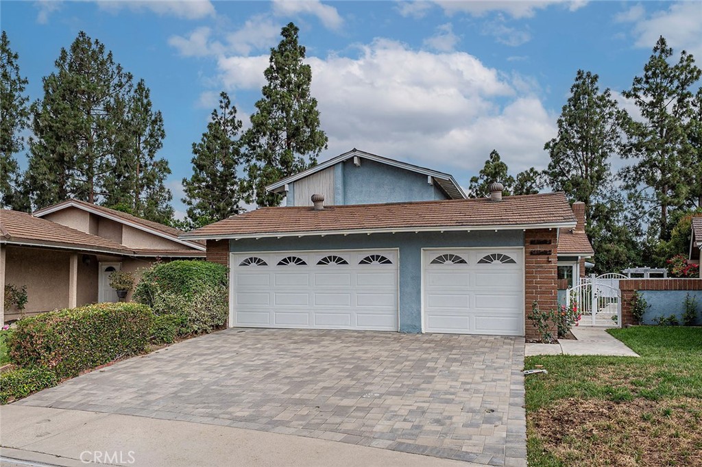 61 Sparrowhawk Property Photo 5