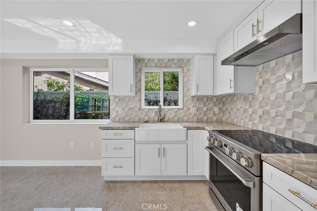 61 Sparrowhawk Property Photo 18