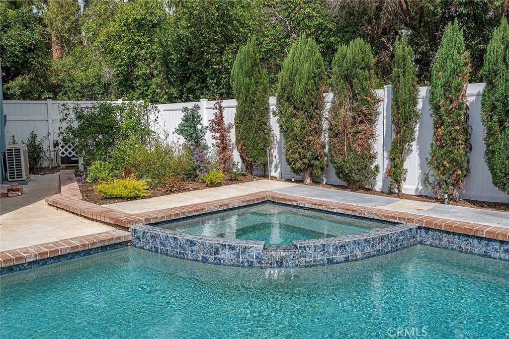 61 Sparrowhawk Property Photo 27
