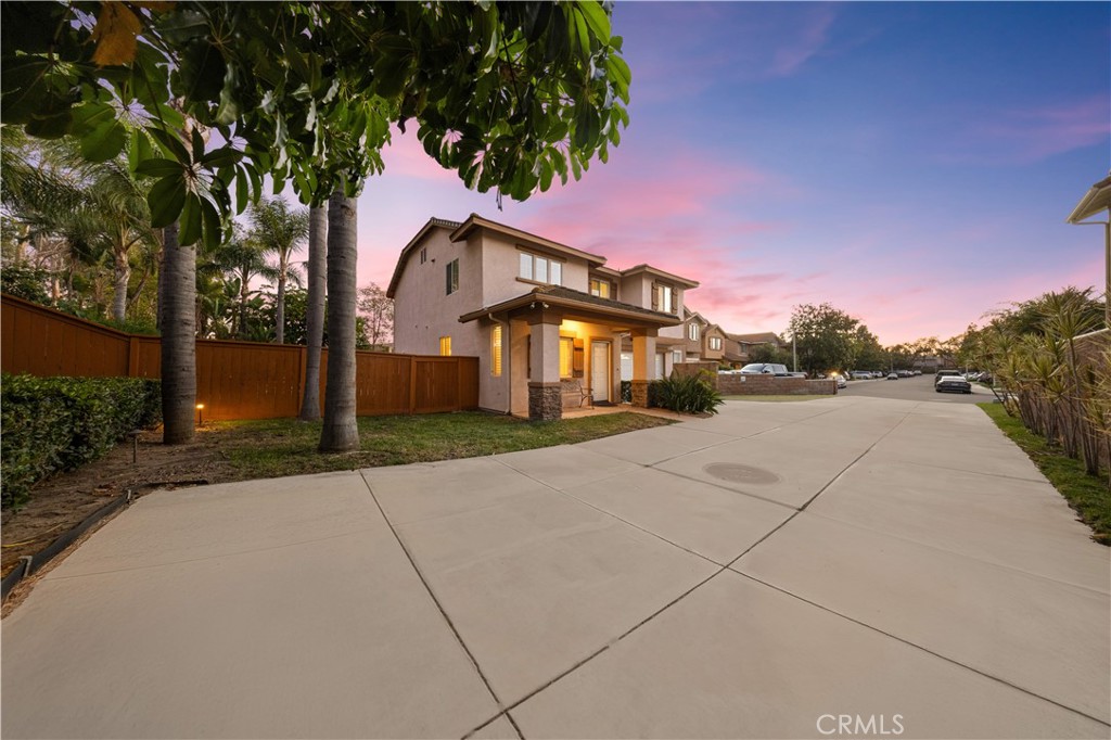 26 Appleglen Property Photo 3