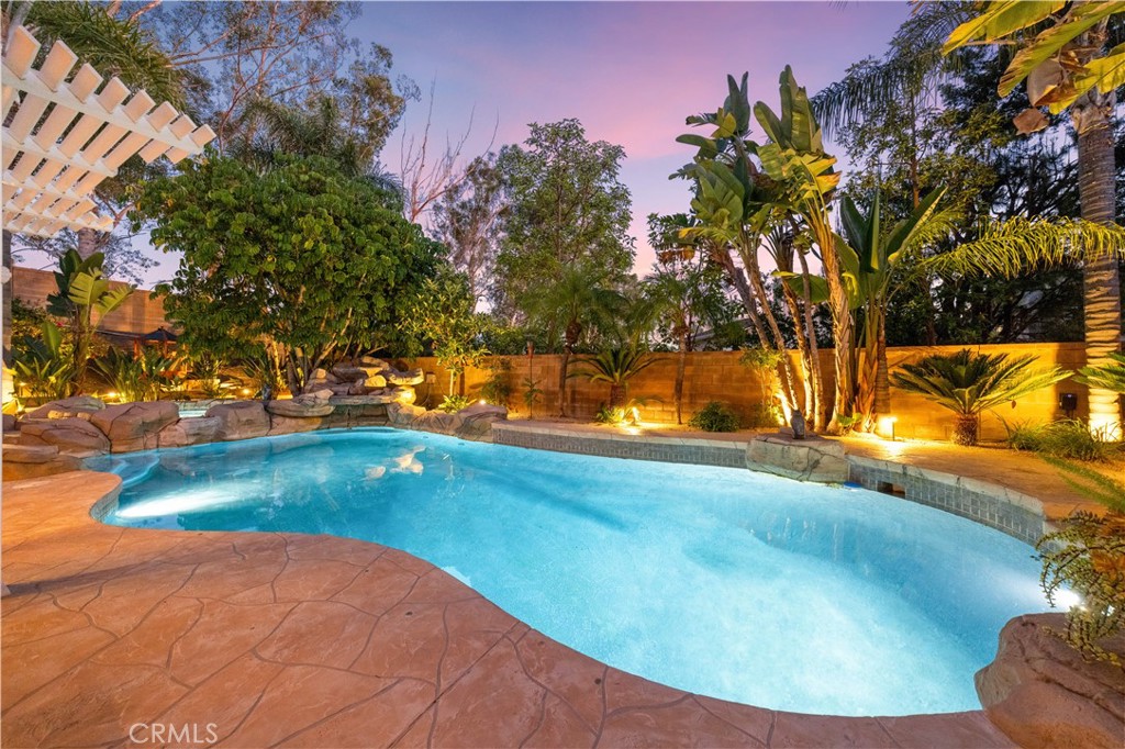 26 Appleglen Property Photo 38