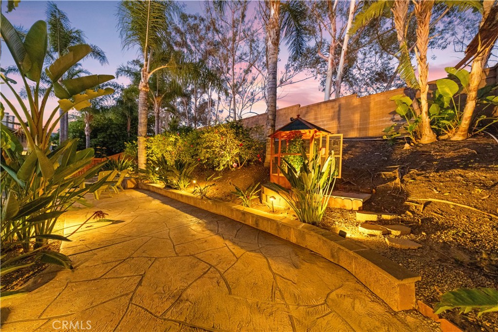 26 Appleglen Property Photo 42