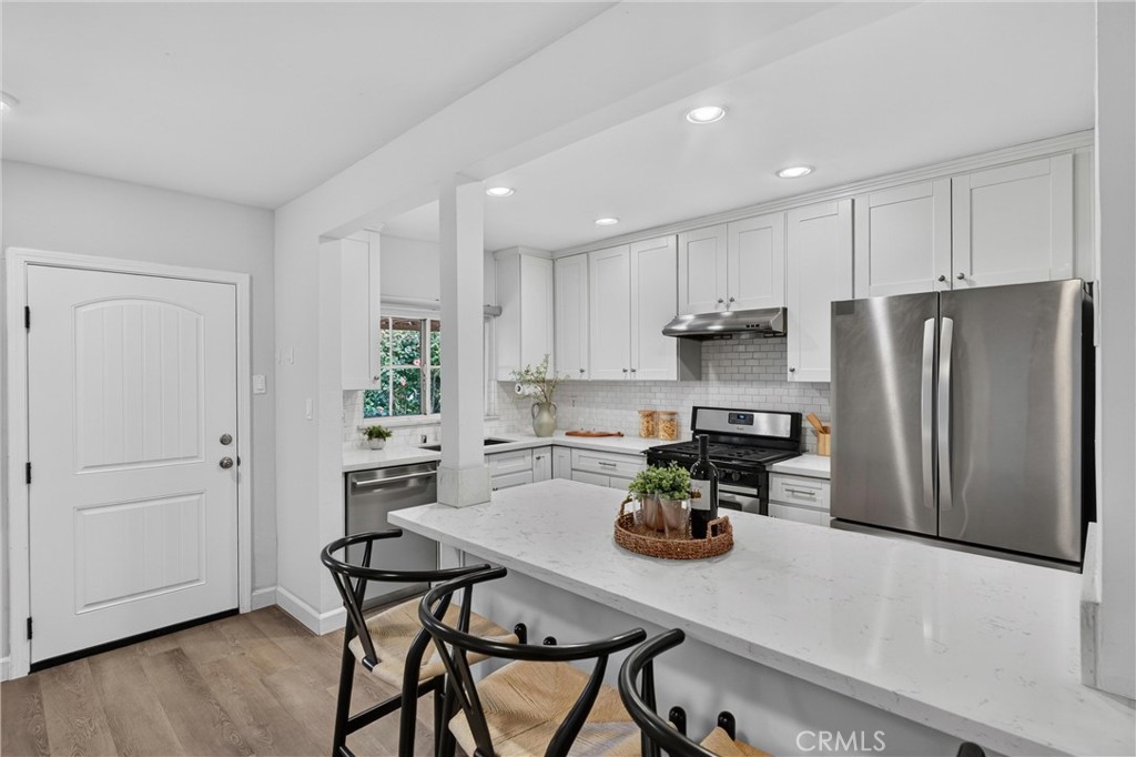 300 N Marengo Ave Property Photo 17