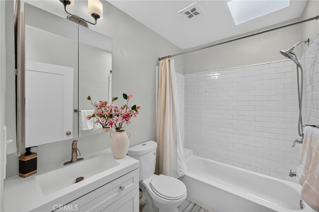 300 N Marengo Ave Property Photo 39