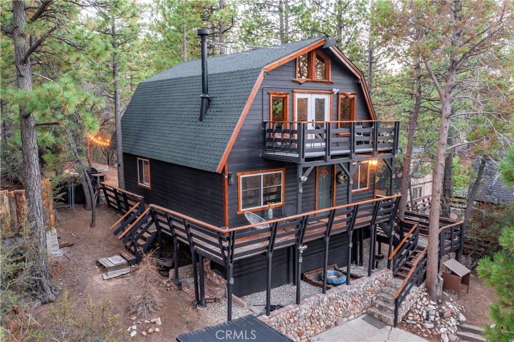 108 E Rainbow Property Photo 4