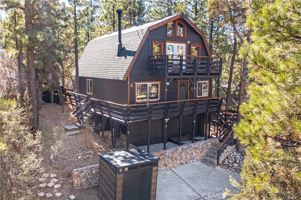 108 E Rainbow Property Photo 7