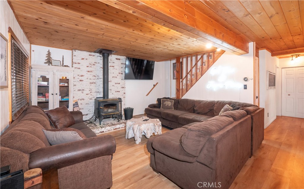 108 E Rainbow Property Photo 13