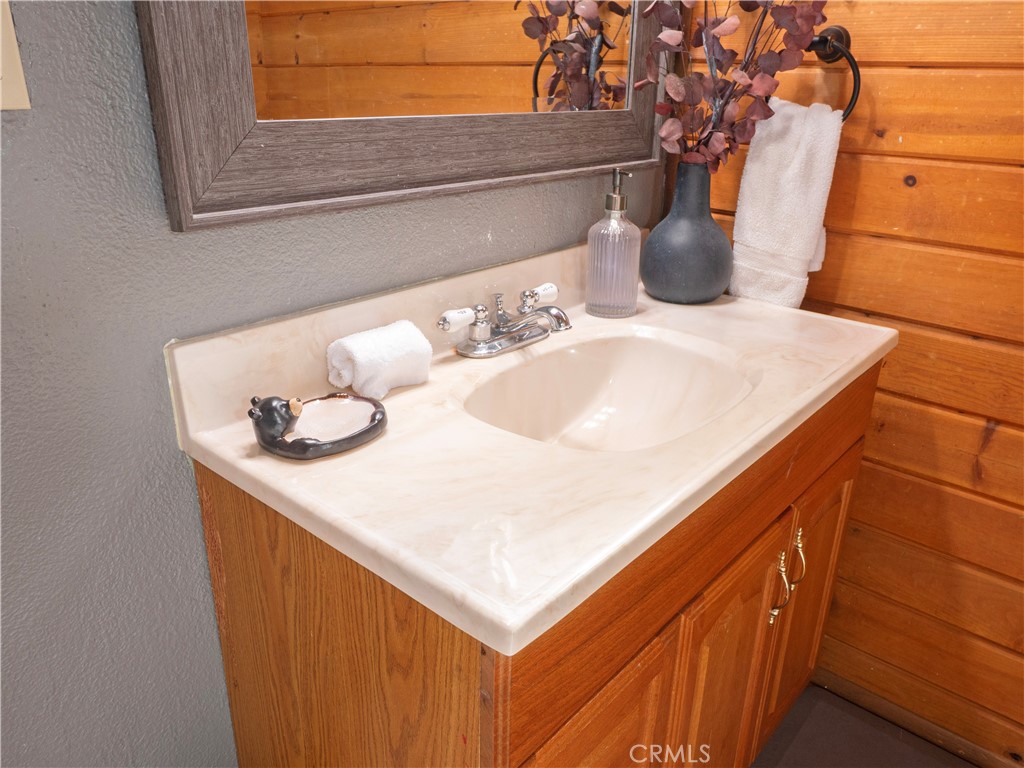 108 E Rainbow Property Photo 17