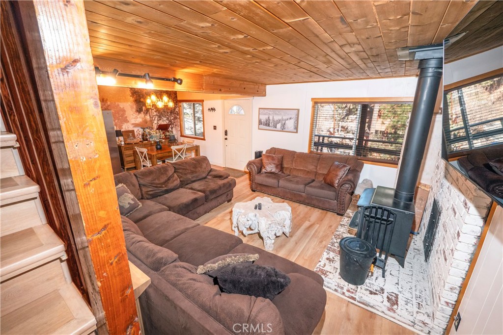 108 E Rainbow Property Photo 22